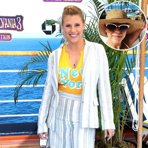 jodie sweetin bathing suit|Jodie Sweetin Shows Off Bikini Body In Sexy Beach Photos